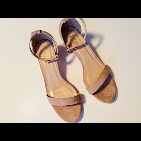 ElElax Nude Suede Heels, Size 9 - Picture 1 of 10